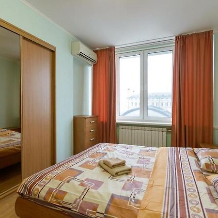 Апартаменти 3-Кімнатні Поруч З М. Театральна Κίεβο Εξωτερικό φωτογραφία